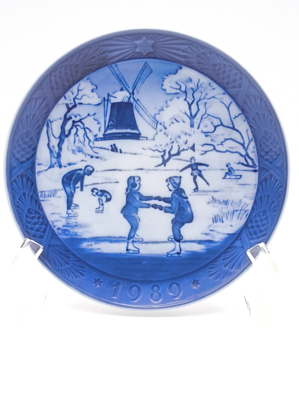 Born in 1989? This Royal Copenhagen Plate Will Skate Right Into Your Heart!